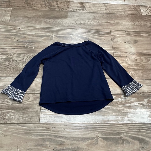 Copper Key navy blue top with ruffle sleeve - Picture 1 of 4